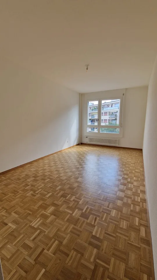 Großzügige 3-Zimmer-Wohnung in der EPINETTES-Nachbarschaft