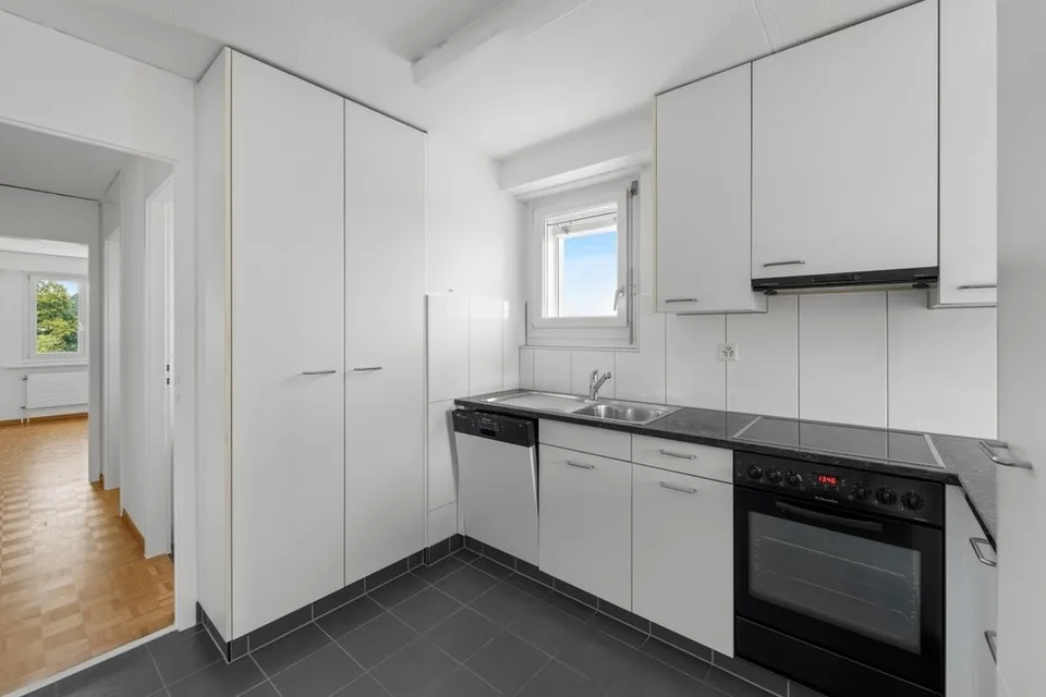 mit offener Küche, Geschirrspüler, Reduit und Balkon