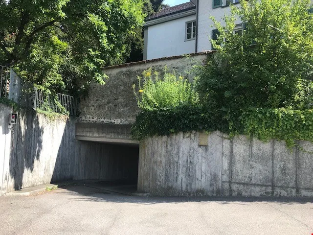 Parcheggio in affitto in una posizione centrale a Münchenbuchsee