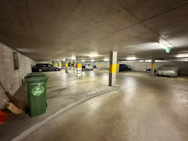 Einstellhallenparkplatz im Zentrum von Münchenbuchsee zu vermieten – Foto 6 von 6