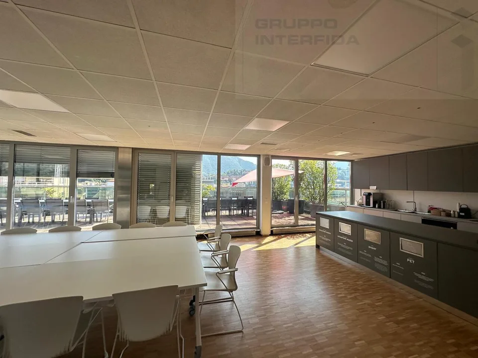 AFFITASI UFFICIO/SPAZIO EVENTI CON TERRAZZA