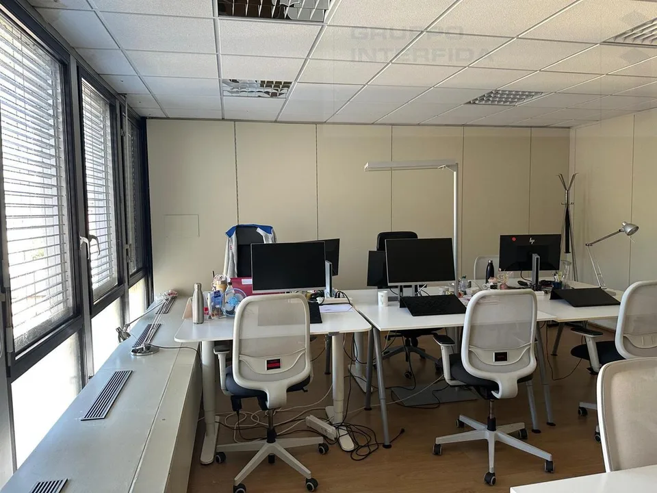 Bureau en location open-space étage élevé – photo 6 sur 9
