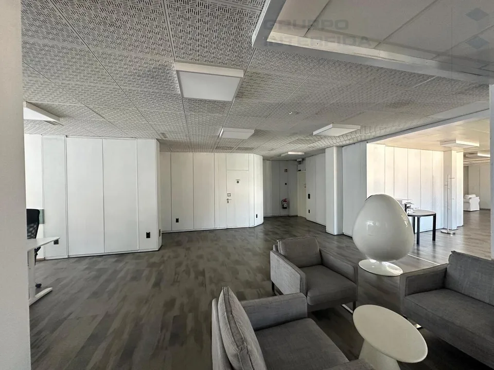 Büros in Open-Space-Varianten in Chiasso zu vermieten