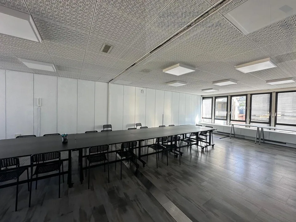 AFFITASI UFFICI OPEN-SPACE CHIASSO
