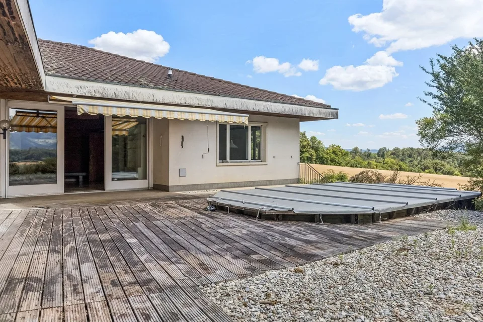 Unico: grande casa di campagna nella zona agricola