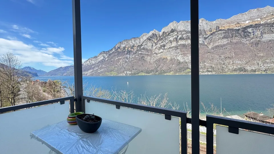Exklusive 3.5-Zimmerwohnung als zweite Wohnsitz mit traumhafter Panoramasicht auf den Walensee