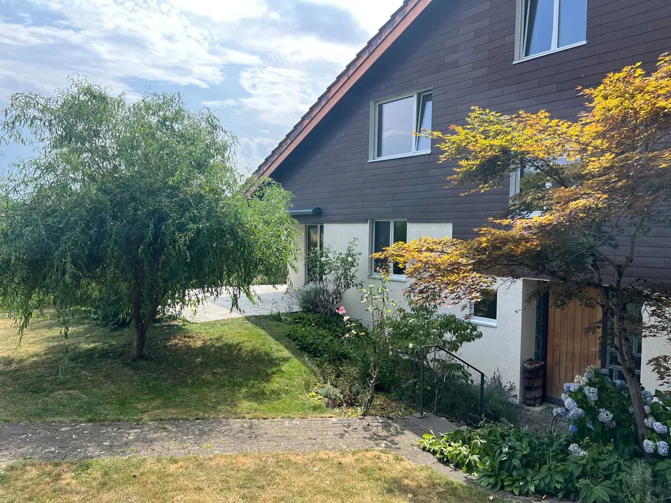 5.5-Zimmer-Doppel-Einfamilienhaus an bevorzugter Wohnlage