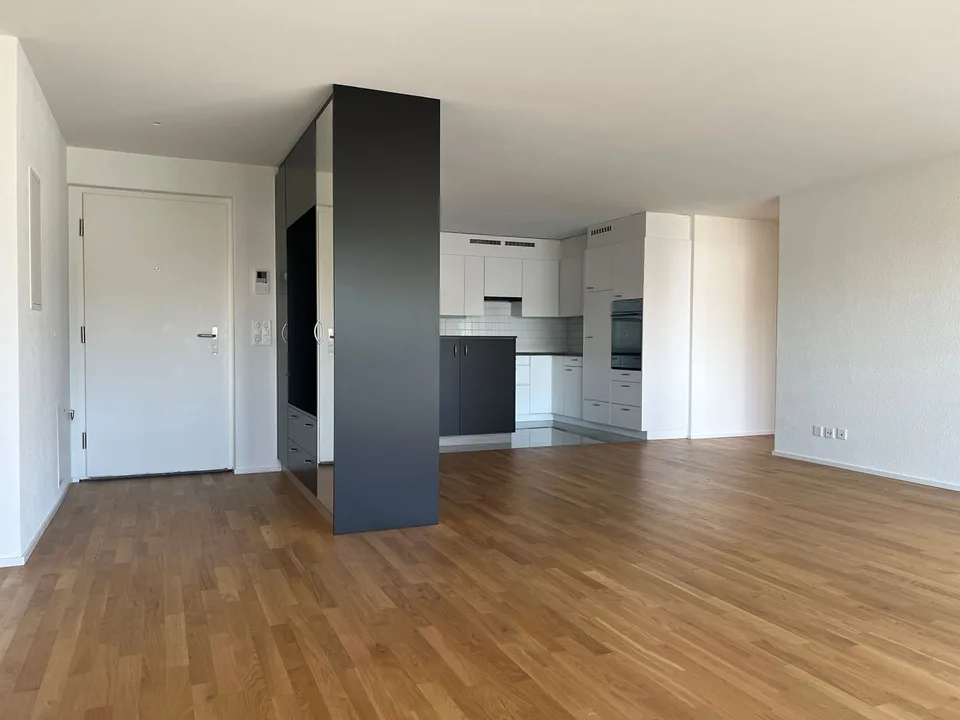 3.5-Zimmer-Wohnng mit grosser Terrasse / Wintergarten und herrlichem Ausblick