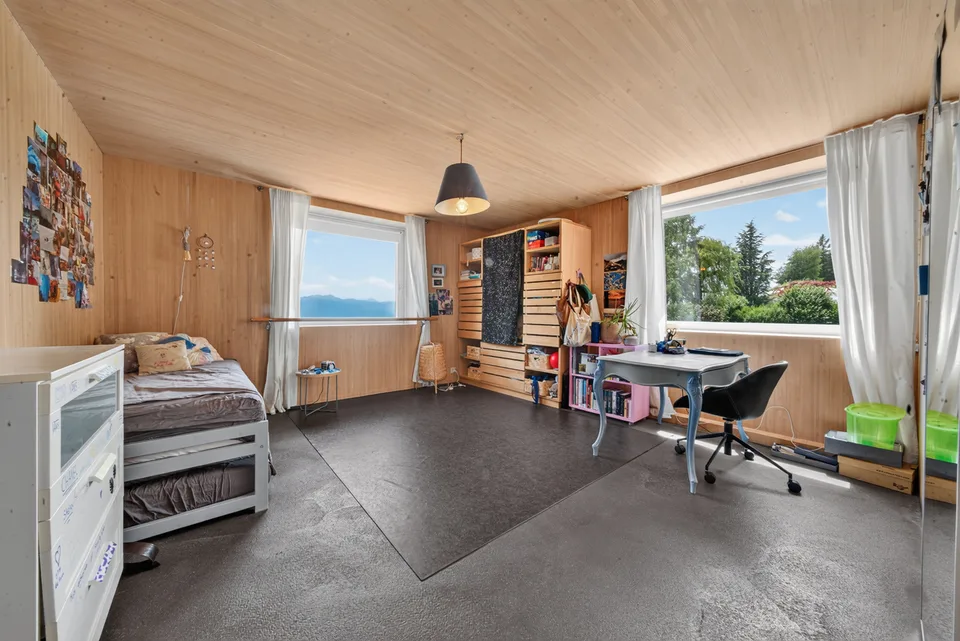 Geräumiges Einfamilienhaus mit Panoramablick – Foto 6 von 10