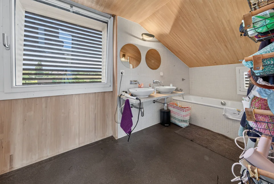 Geräumiges Einfamilienhaus mit Panoramablick – Foto 8 von 10