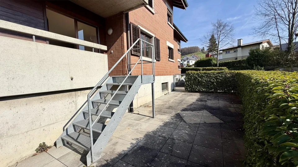 Helle 4.5-Zimmer-Wohnung mit Sitzplatz in Gelterkinden