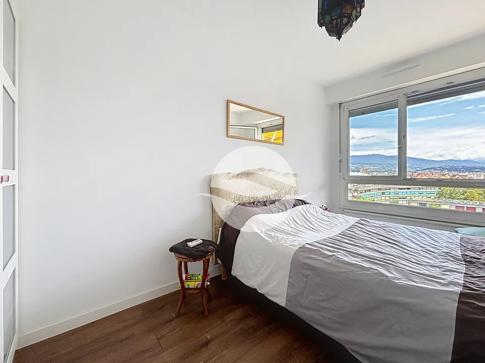 CALM AND BRIGHT 6 ROOMS RENOVATED WITH VIEW