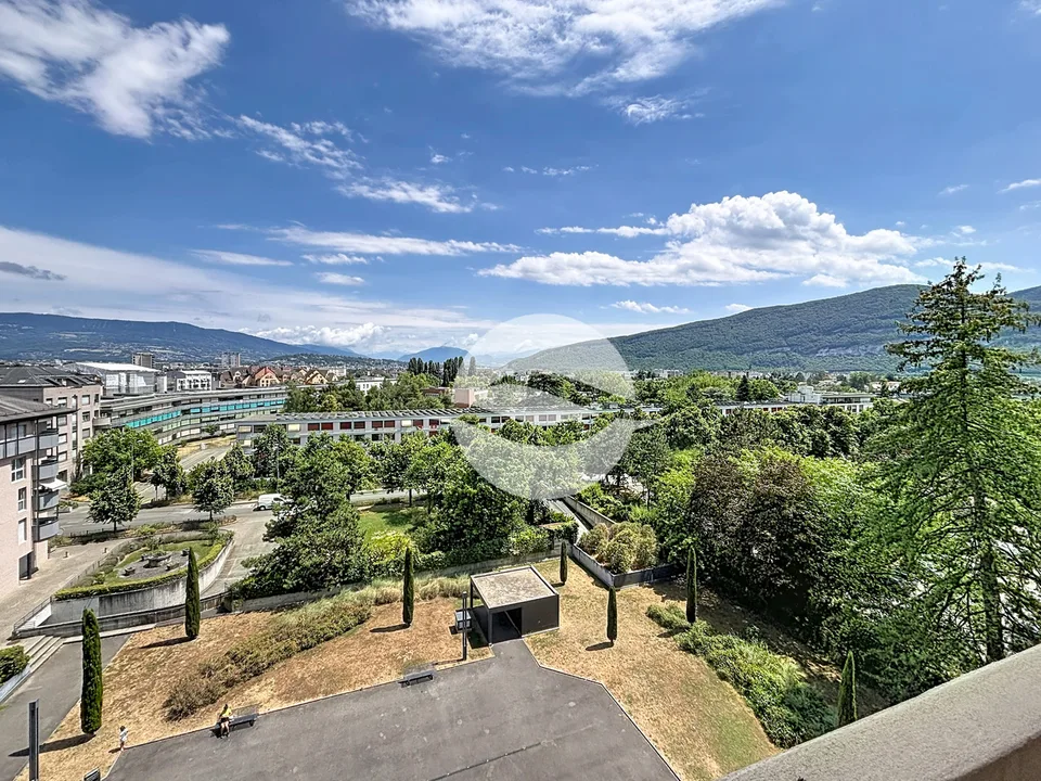 CALM AND BRIGHT 6 ROOMS RENOVATED WITH VIEW