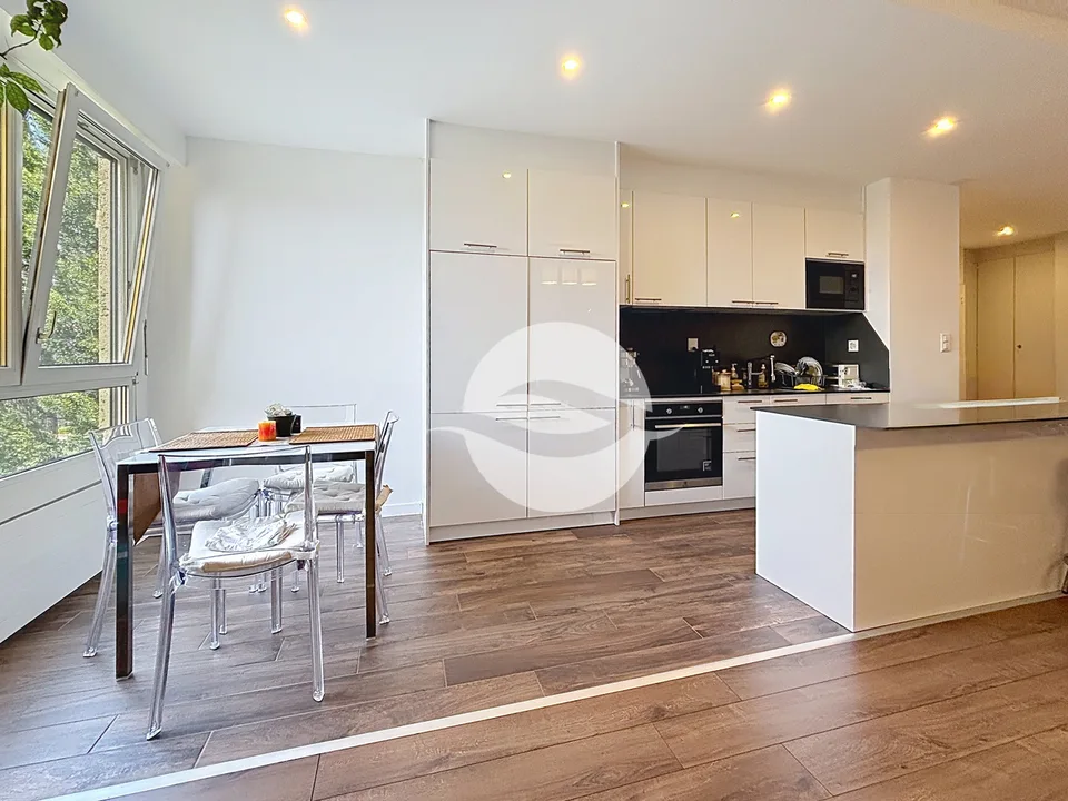 BRIGHT 6-ROOM APARTMENT RENOVATED FURNISHED WITH VIEW