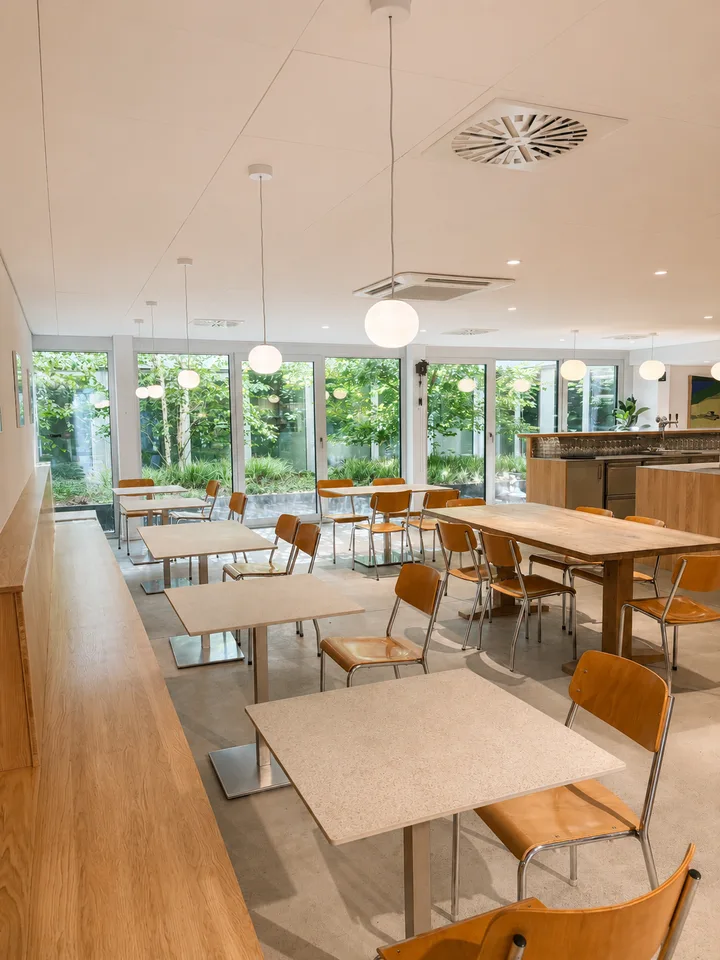 À louer ! Reprise de bail d'une belle surface commerciale, pour Café/Tea-Room à Sion ! – photo 7 sur 13