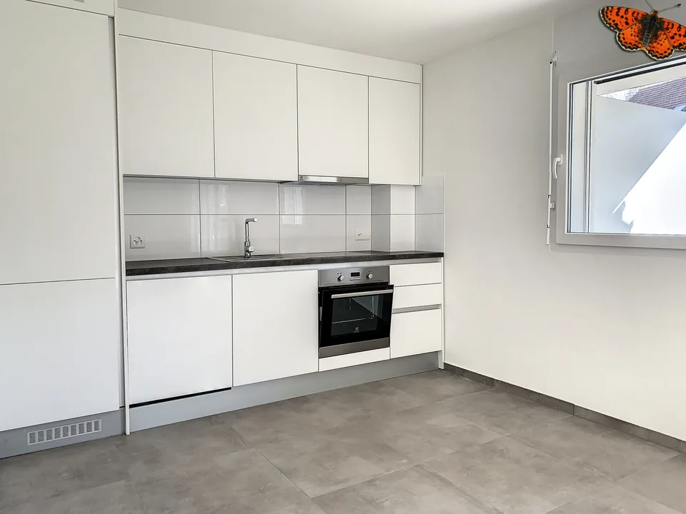 2½ PIECES - On the ground floor!