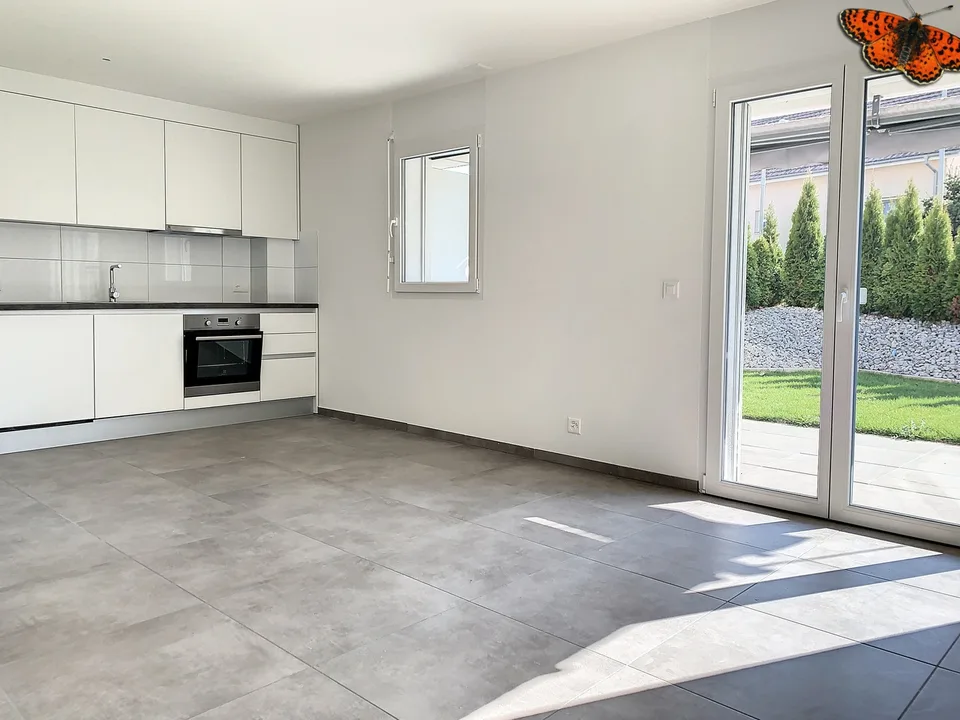 2½ PIECES - On the ground floor!