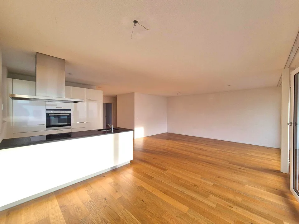 Moderne, Familienfreundliche 5.5 Zimmer Wohnung mit grossem Balkon