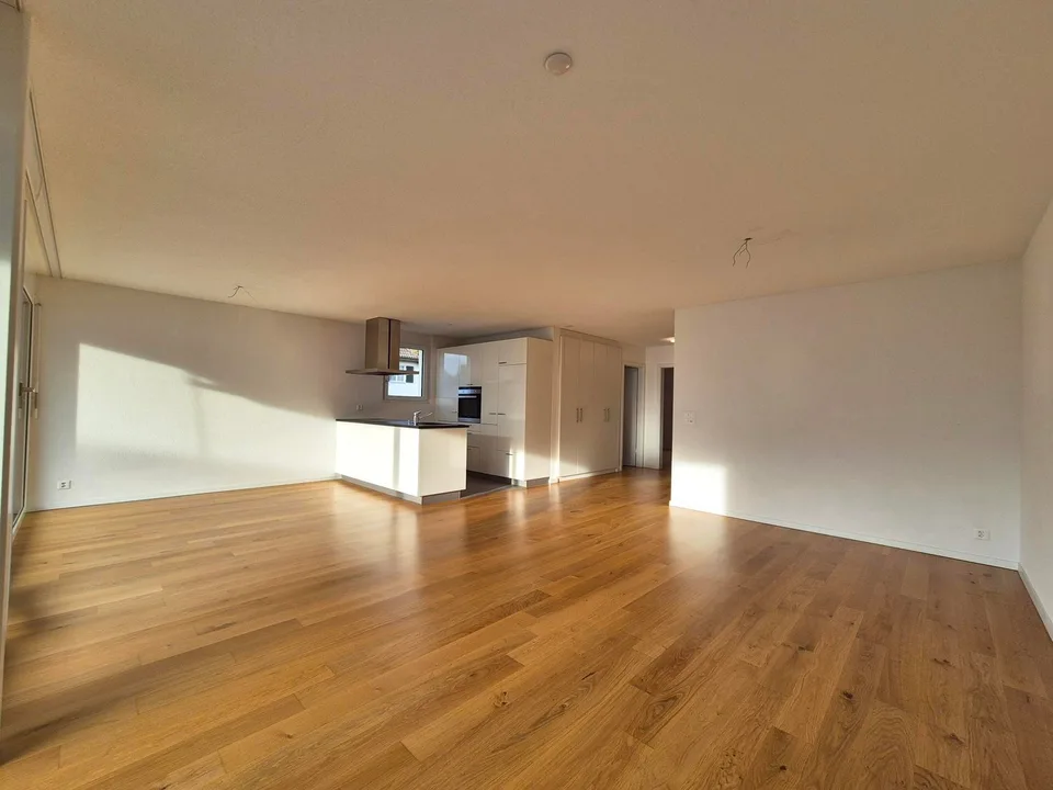 Moderne, Familienfreundliche 5.5 Zimmer Wohnung mit grossem Balkon