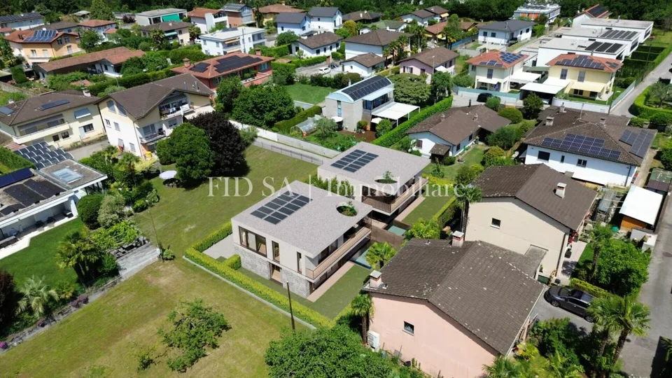 LOSONE - Elegante casa unifamiliare di nuova realizzazione