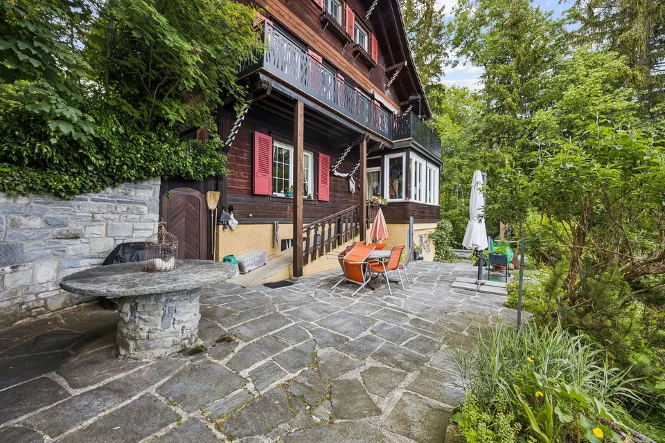 Charmantes Haus mit 2 Apartments in einer grünen Oase