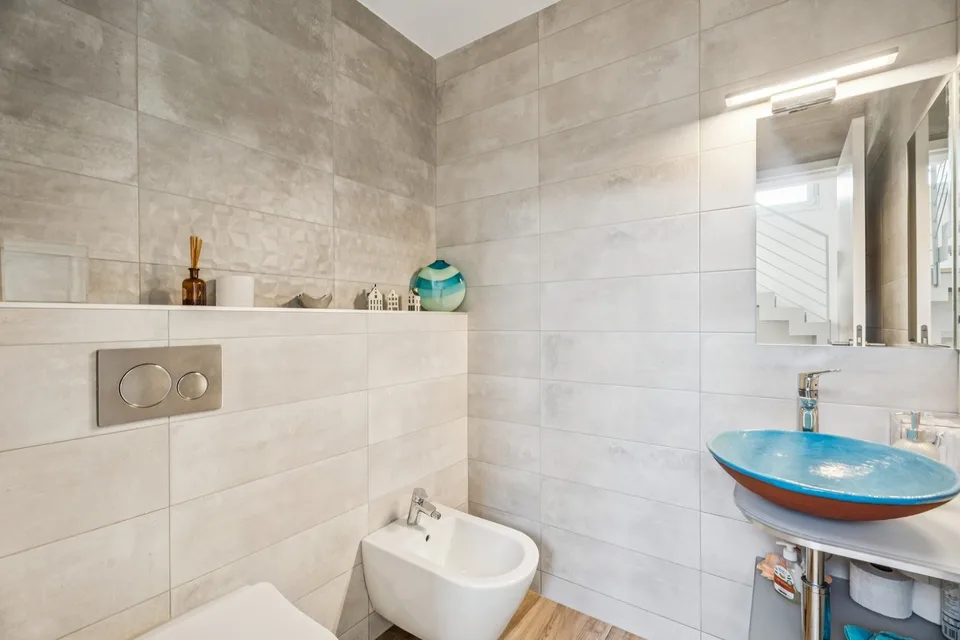 Modernes Familienhaus mit großem Garten – Foto 7 von 11