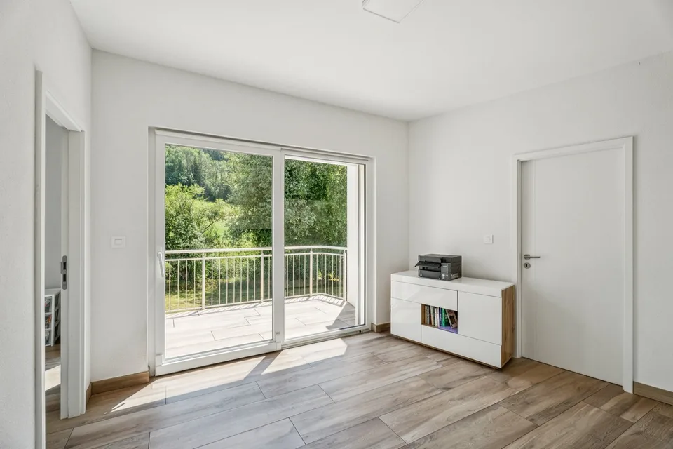 Modernes Familienhaus mit großem Garten – Foto 11 von 11