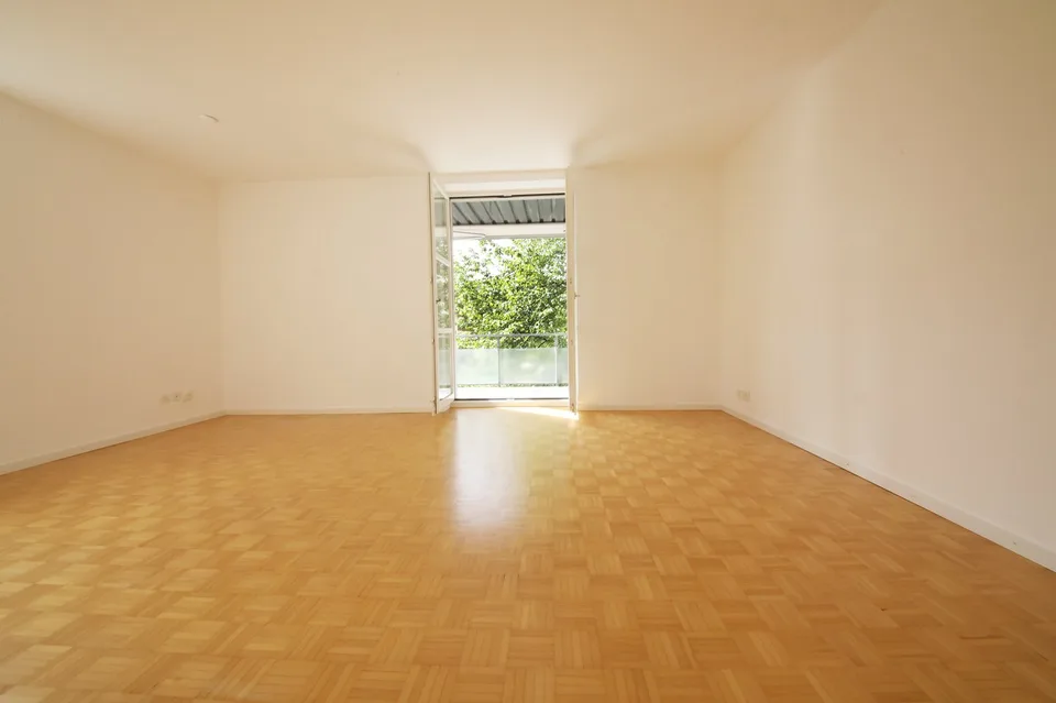 Appartamento di 3 locali ben curato con ampio balcone, assolutamente tranquillo, vicino a Nordbrücke