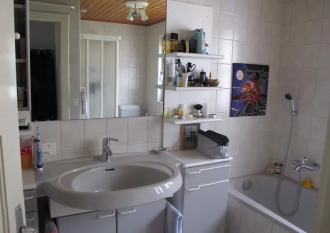 Ampio appartamento, su 2 piani, di 4,5 locali in una casa di 3 famiglie
