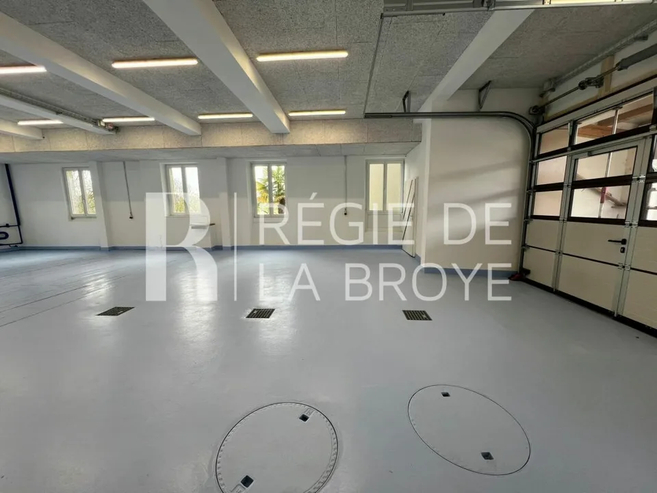 Local - dépôt d'env. 140 m² à Bussy