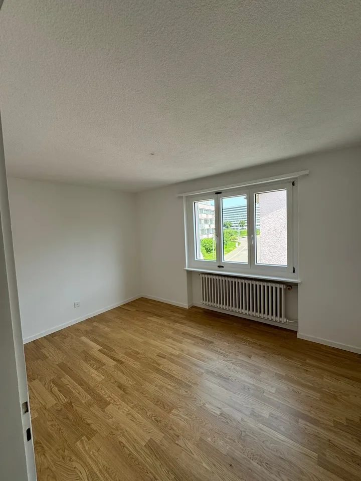Helle Wohnung in kinderfreundlichem Wohnquartier in Glattbrugg