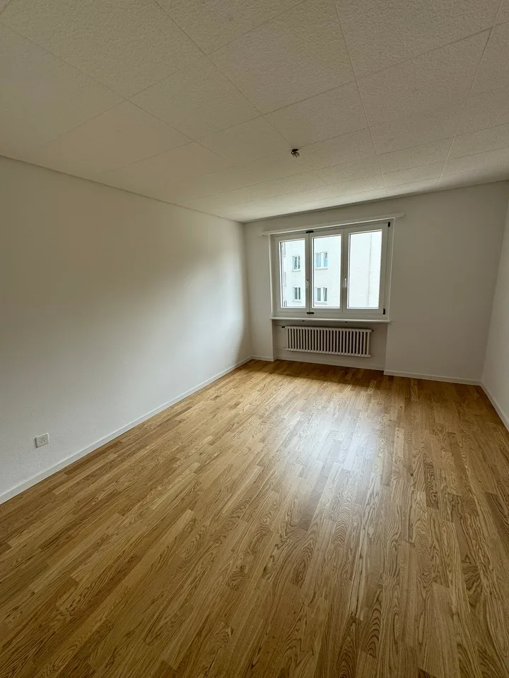 Helle Wohnung in kinderfreundlichem Wohnquartier in Glattbrugg