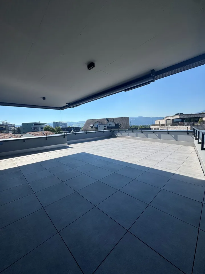 Appartement mansardé moderne de 3,5 pièces à Steinhausen – Construction neuve 2025