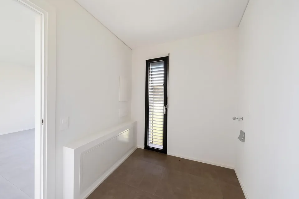 MONTEGGIO | Modern 2.5-room apartment Rent CHF 1'270 Expenses CHF 180 – photo 6 of 9