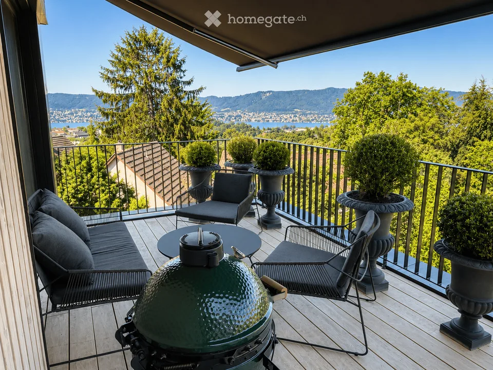 Exklusive Attika-Wohnung mit Zürichsee-Panorama und 47 m² Terrasse