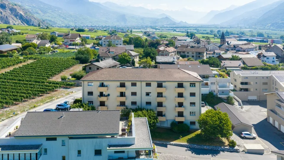 Wohnung mit 4 Zimmern und freier Sicht in Saint-Pierre-de-Clages