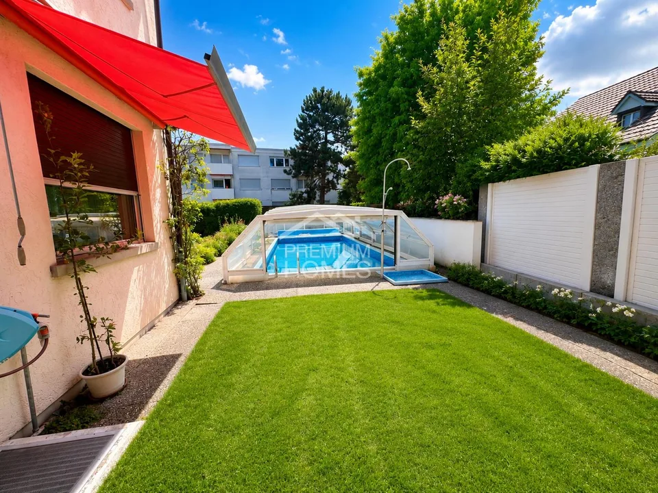 Wohnparadies mit Pool und Wintergarten