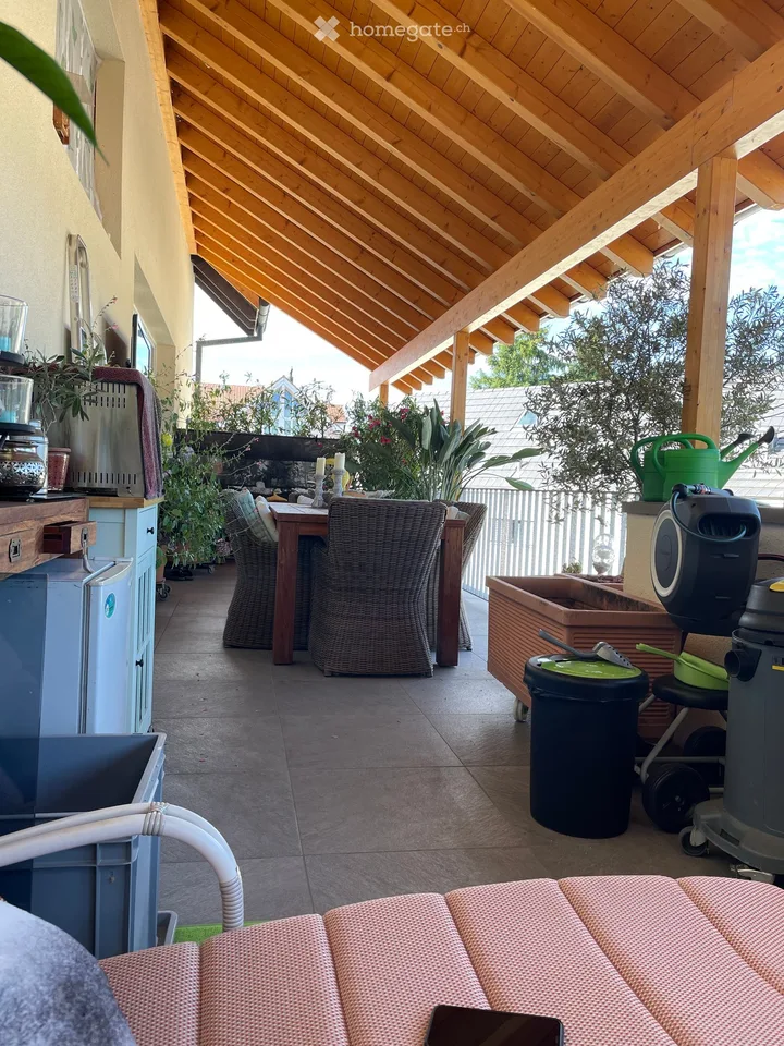 Appartamento 4.5 locali meraviglioso con grande terrazza ad Aesch BL
