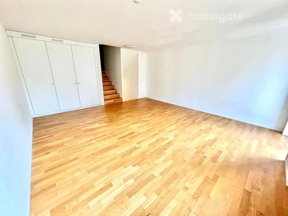 4.5-room row house with garage and 2 outdoor parking spaces directly in front of the house