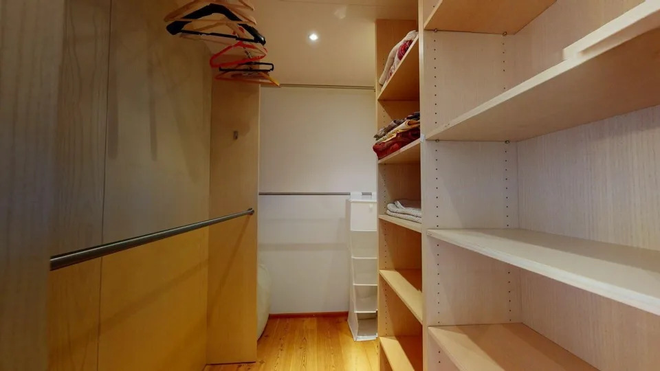 2.5 Zimmer-Wohnung mit Terrasse und Aussicht – Foto 6 von 10