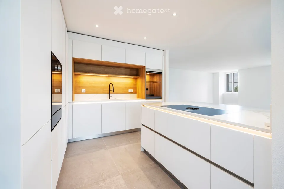 Appartement mit 4,5 Zimmern und hohem Standard mit Terrasse und schönem Blick auf den See