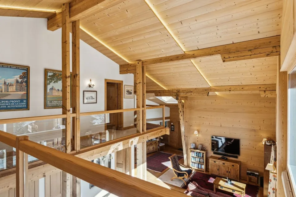 EXKLUSIVITÄT - UNTYPISCHES CHALET - ORTSMITTE auf 2000 m2 Grundstück – Foto 7 von 13