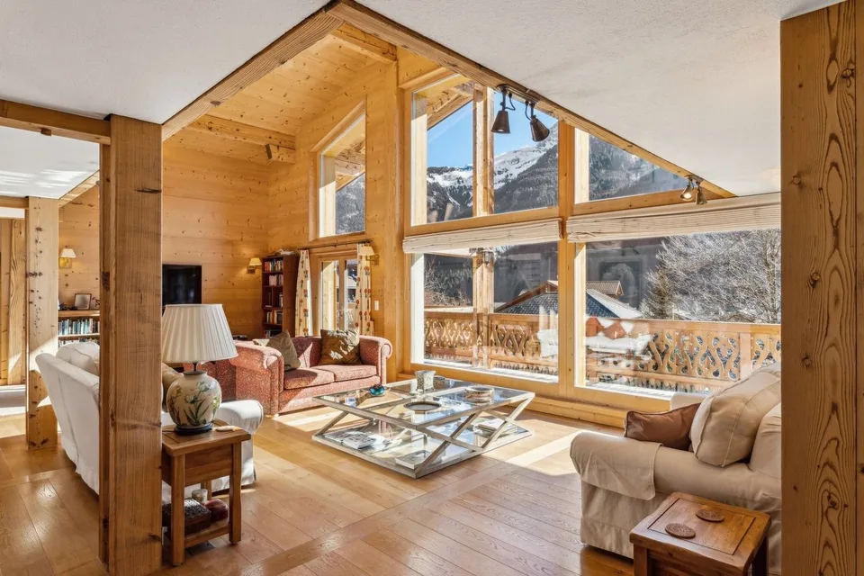 EXKLUSIVITÄT - UNTYPISCHES CHALET - ORTSMITTE auf 2000 m2 Grundstück – Foto 8 von 13