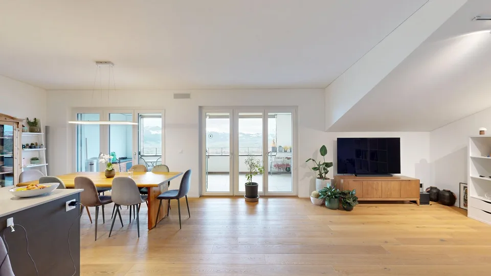 Exklusive 4.5-Zimmer-Dachwohnung mit See- und Bergsicht in Uetliburg