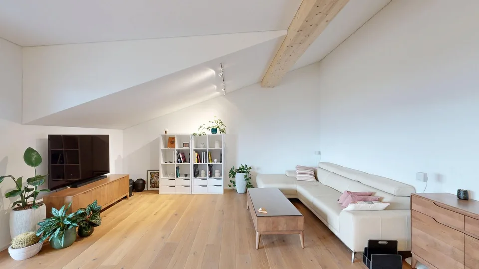Appartement attique exclusif de 4,5 pièces avec vue sur le lac et les montagnes à Uetliburg