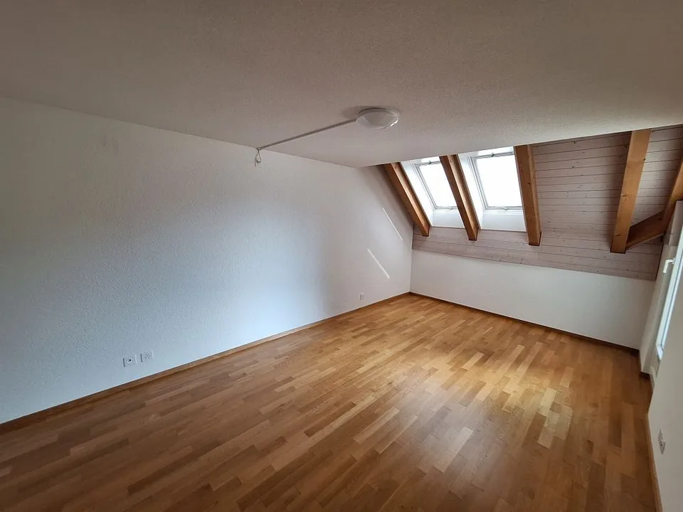 Appartamento di 4,5 locali, 2° piano sinistro