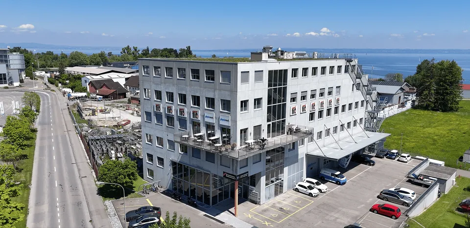 Au 4e étage, 58 m² sont encore disponibles dans un emplacement attrayant avec une vue lointaine.