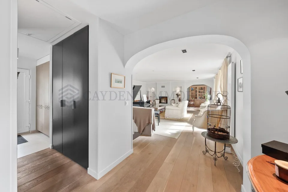 Große, vollständig renovierte Villa