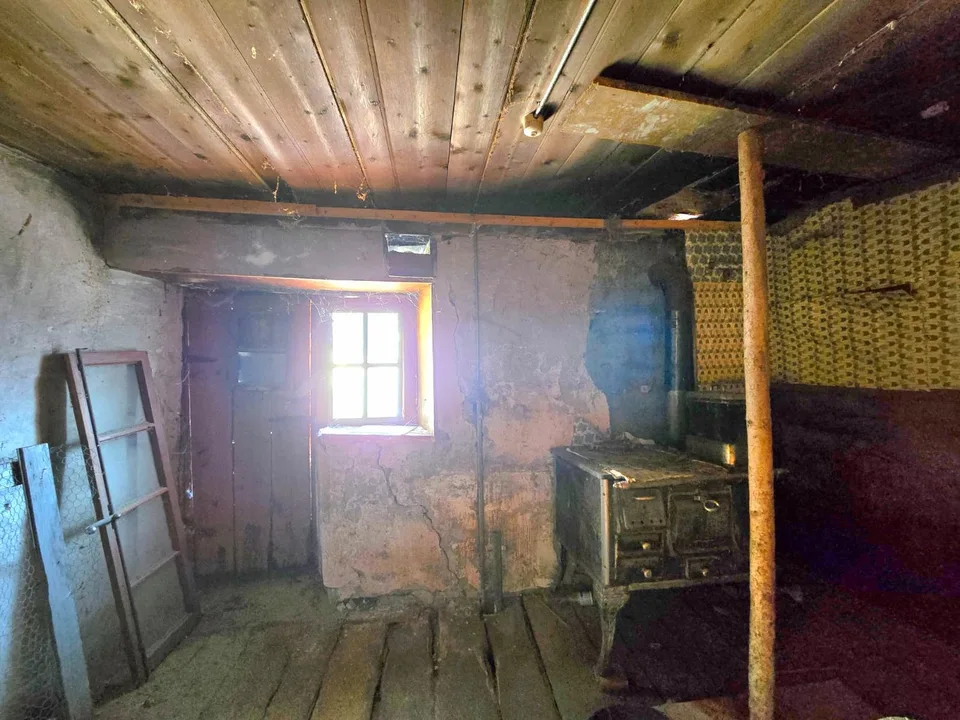 Autentica casa di paese con 2 appartamenti da ristrutturare a St-Martin (Val d'Hérens) – foto 8 di 23