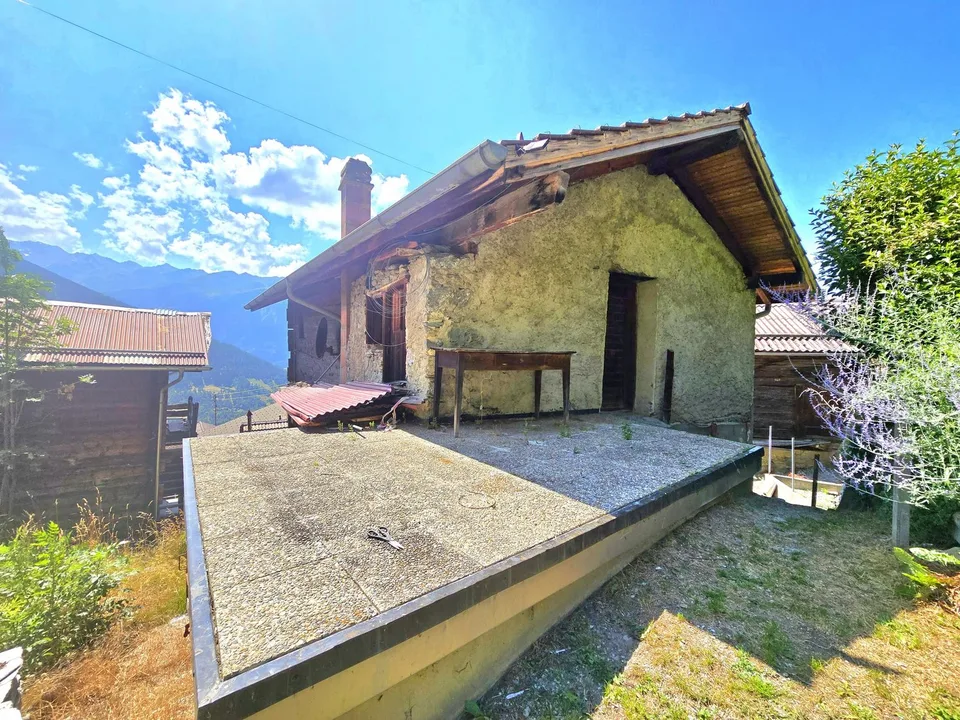 Casa villageosa autentica con 2 appartamenti da ristrutturare a St-Martin (Val d’Hérens)